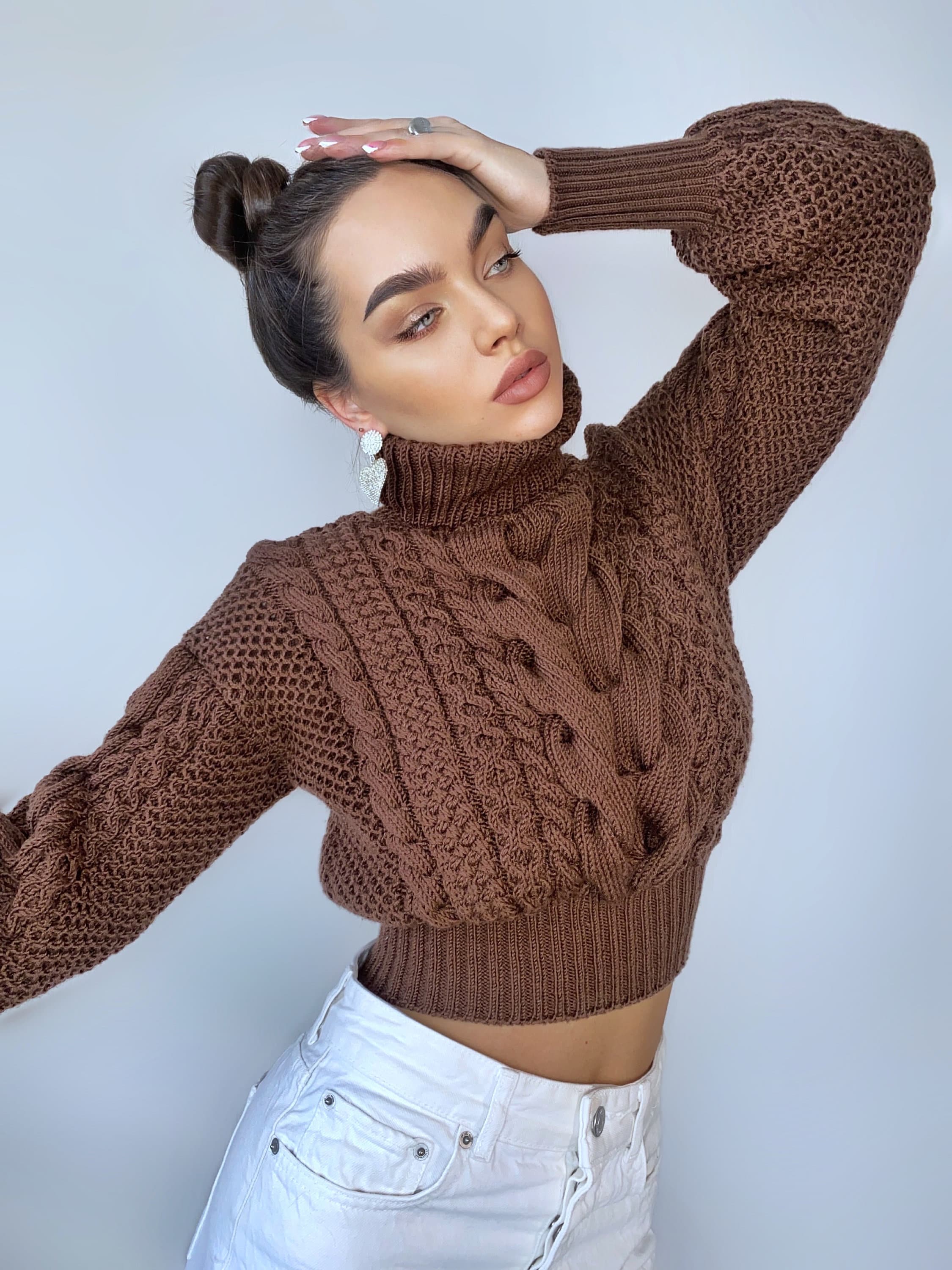 Crop Hand Knitted Brown Merino Wool Sweater Chunky Knit Turtleneck Crop Hand Knitted Brown Merino Wool Sweater Chunky Knit Turtleneck
