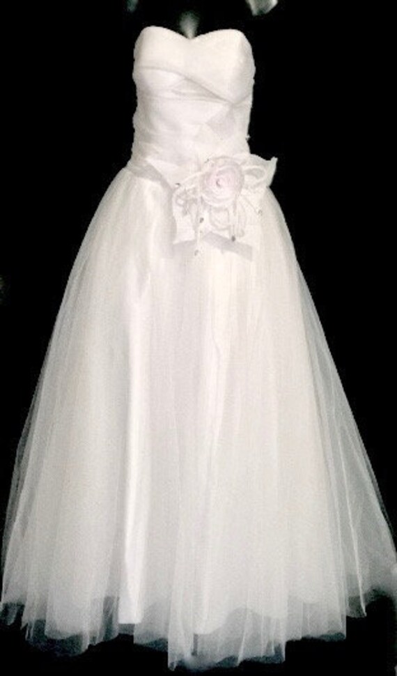 Fabulous White Chiffon Wedding Gown!!! VG185