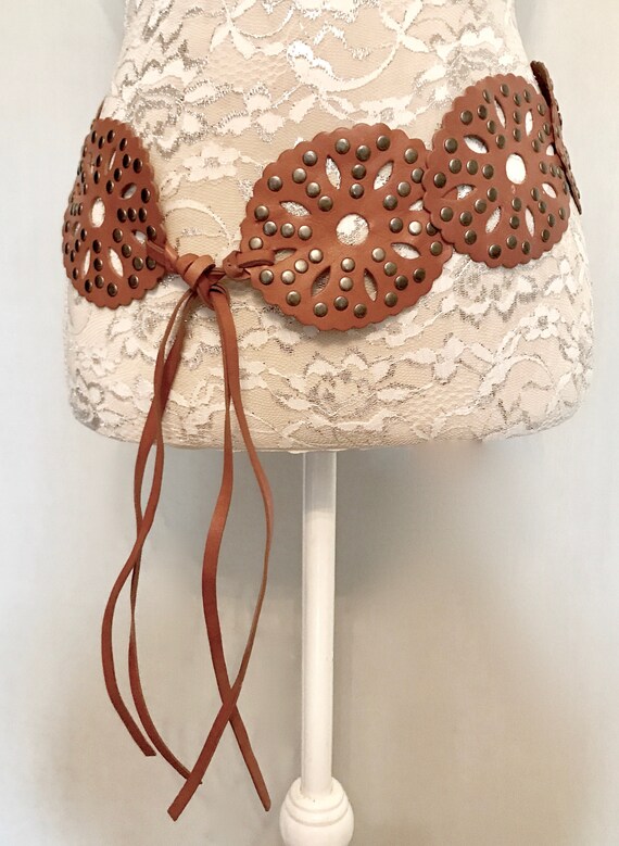 70s Brown Leather Studded Circle Belt VG3273