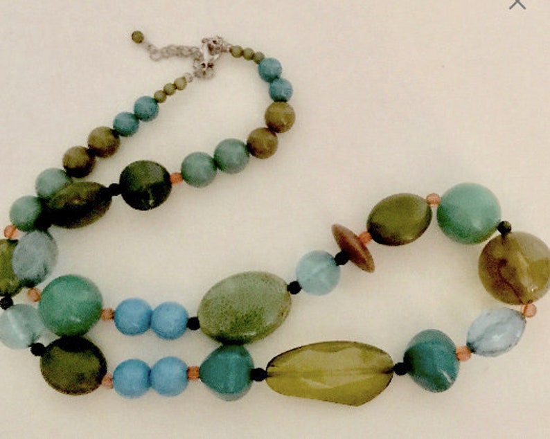 Vintage Chunky Turquoise Bead Necklace VG2999