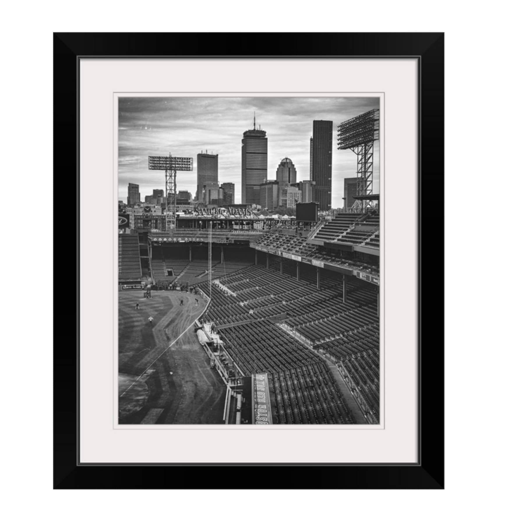 Pendentif Vintage Boston Red Sox 1949 - Blanc Sur Feutre Rouge - Dimensions 26" X 9" - Collection Fenway Park