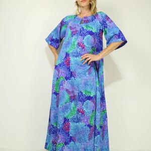 One Size 1960s - 1970s Hawaiian Bark Cloth, Cotton, DayGlo, Purple, Blue, Kaftan, Abstract Flower Pattern