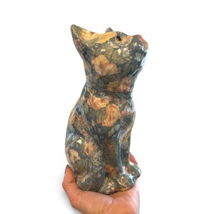 Vintage bloemen decoupage keramische kat | Blauw volkskunstbeeldje | Cottagecore-decor | Jaren 70-80 afbeelding 3