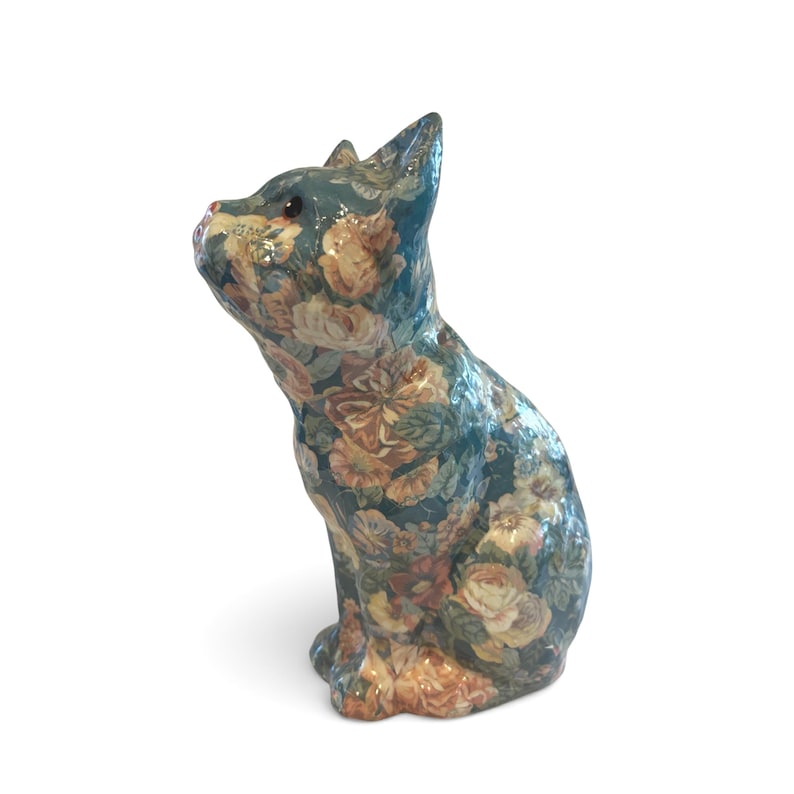 Vintage bloemen decoupage keramische kat | Blauw volkskunstbeeldje | Cottagecore-decor | Jaren 70-80 afbeelding 1