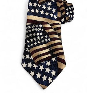 Flag of 1861 Mens&#39; Necktie by Max Saab | American Flag Men&#39;s Tie | 100% Silk | Retro Stars and Stripes | Patriotic Necktie