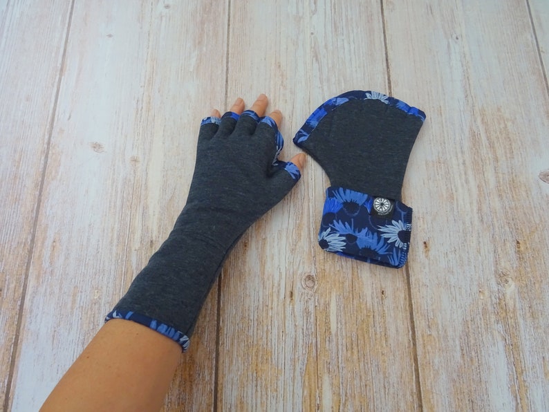 Original adult mittens with vintage flower pattern 1- fleur bleu/gris