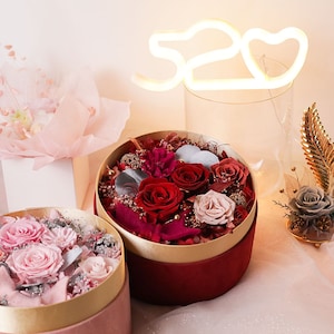 Eternal roses/ preserved roses/preserved rose box/preserved flowers/eternal flower/flower box/ real flowers/gifts/valentines day/valentine