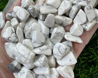 Biały howlit półszlifowany, miniaturowe odłamki kamieni szlachetnych - polerowany howlit - dostępne są różne ilości