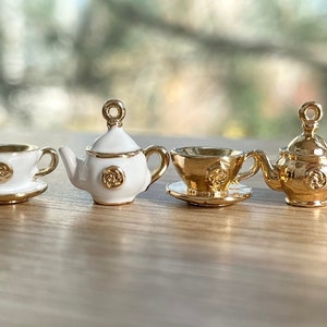 Charms théière et tasse de thé, petite, breloque à clip/téléphone/porte-clés, plaqué or, émail, ustensiles de cuisine miniatures, Alice au pays des merveilles,