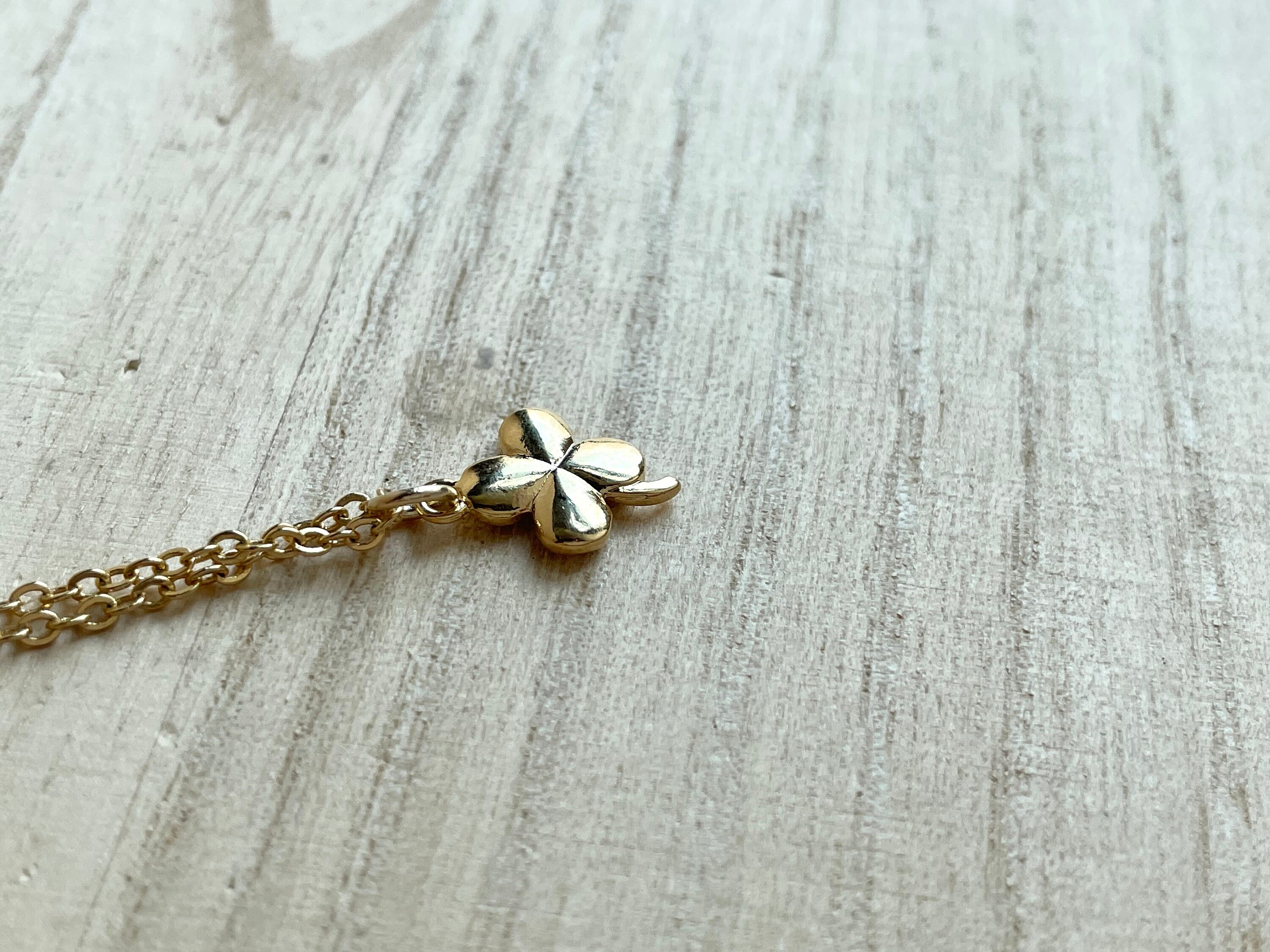 Mini Four-leaf Clover ネックレス Ф Foundrae Mini Four Heart Clover Medallion Necklace