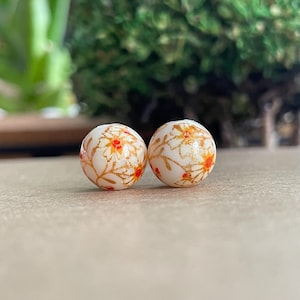 10mm, Japanese Tensha Beads, 2 pcs, Akabana on Cream White Round Beads, Focal, Decal, Jewelry Making