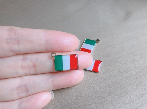 Breloque drapeau italien, Breloque drapeau de l'Italie, Breloque drapeau de  l'Italie en or, Jeux olympiques, Coupe du monde, Bijoux drapeau de l'Italie,  Fabrication de bijoux -  France