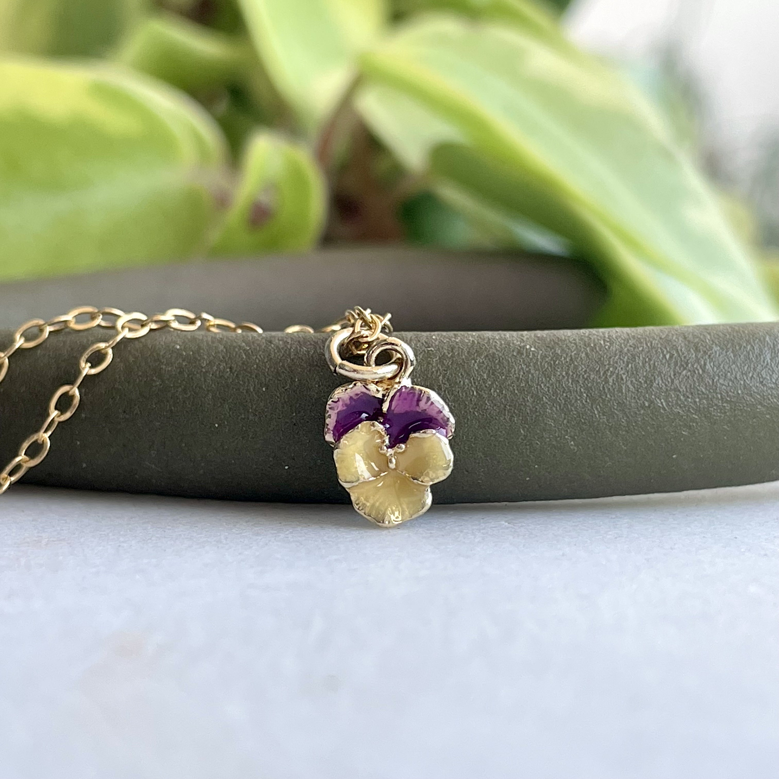 ビオラの花のネックレス - Etsy 日本