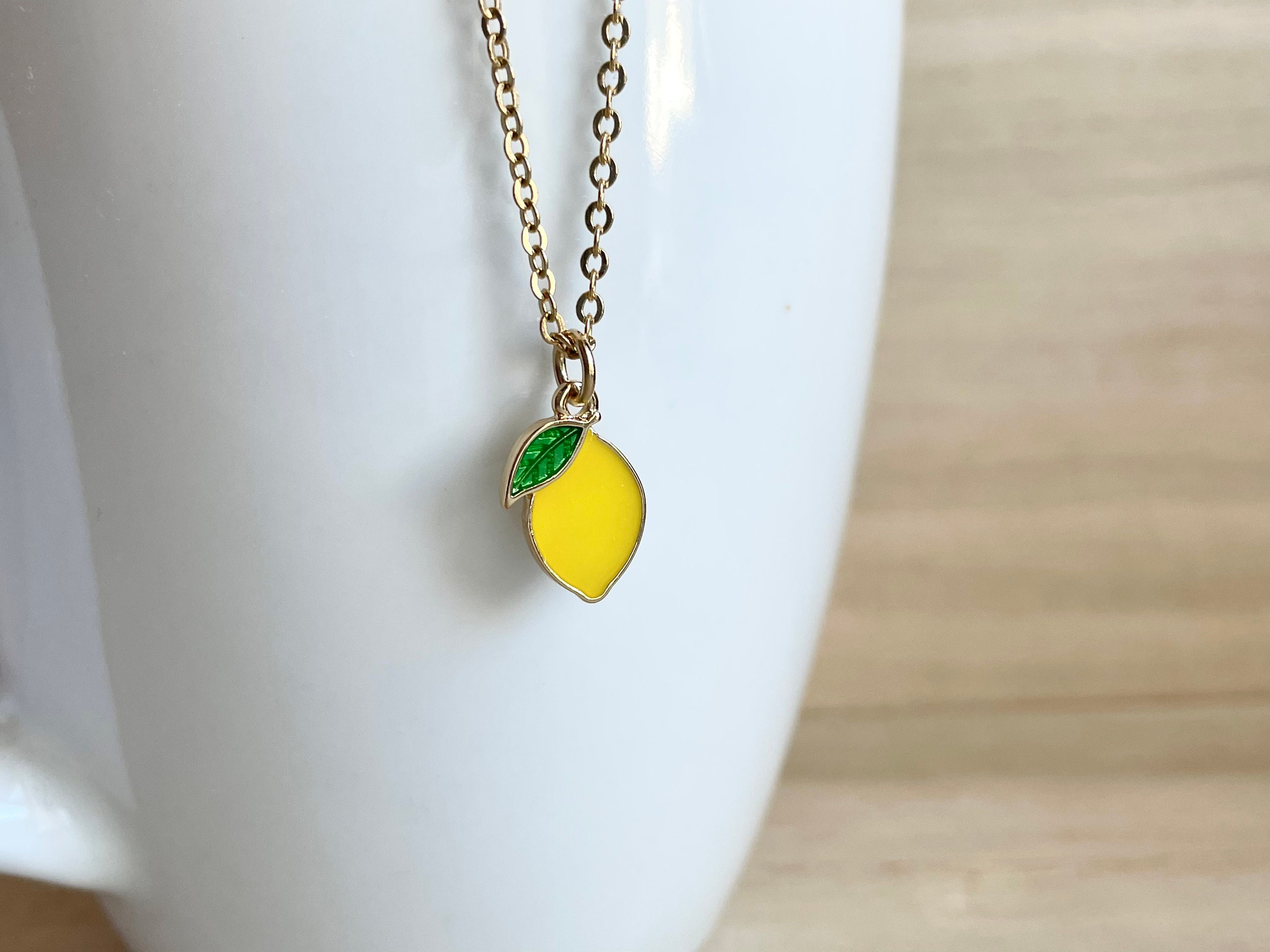 Bienen und Blättern Emaille Kirschen Erdbeeren Statement Kette mit Zitronen Bienen und Blättern Emaille Kirschen Erdbeeren Statement Kette mit Zitronen