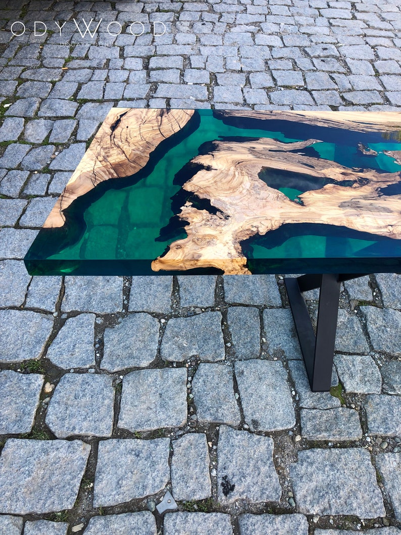 Stonz Resin Tv Stand Image 0