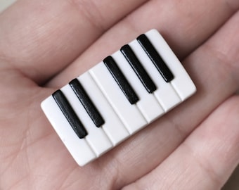 Piano brooch Music jewelry Keyboard pin Musician accessory Music gift jewelry Piano player gift Pianist gift Keyboard Black and white Gifts