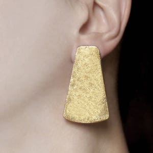 Brincos com clipe de ouro Brincos em negrito Brincos grandes Presente elegante para mulheres Joias minimalistas Brincos modernos Brincos sem piercing Mínimo
