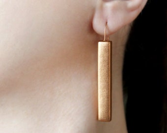 Koperen kleur oorbellen Bar bungelt Verjaardag cadeau idee voor vrouwen Stick sieraden Minimalistische oorbel Cocktail oorbel Minimale bungel en druppel