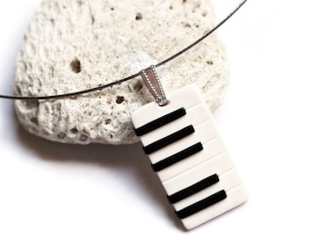 Piano ketting String hanger Zwart-wit Muzikanten geschenk Muziek sieraden Toetsenbord ketting Muzikale sieraden Muziek ketting Muziek instrument