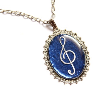 Clef jewelry Gift for her Cute necklace Best friend gift Minimal jewelry Gift for woman Cameo pendant Song charm Birthday gifts music treble