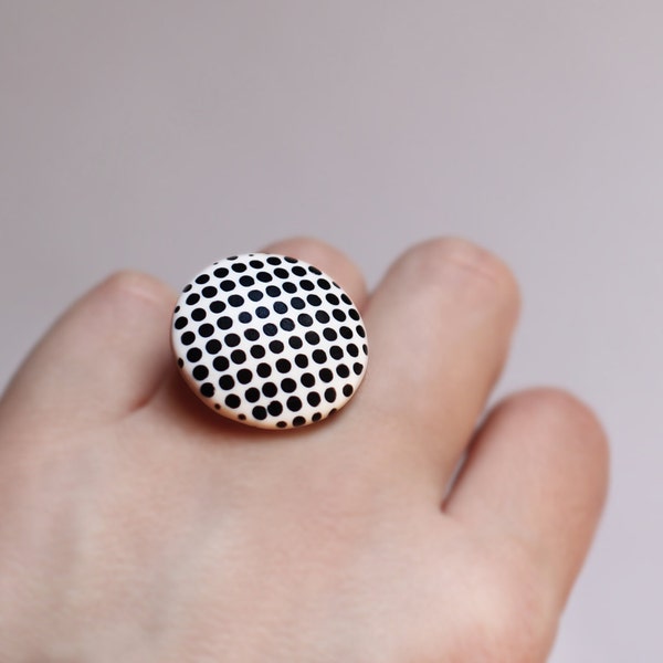 Bague noire et blanche Bague minimaliste Cadeau de bijoux modernes pour les femmes Polka dots bague bijoux minimalistes ensemble Geometric ring Gift pour petite amie