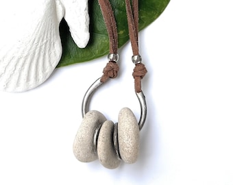 Collar de piedra de bruja / Piedra agujereada / Odín / Víbora / Piedra protectora / Piedra bruta / Joyería natural / Naturaleza / Colgante de roca / Collar de roca