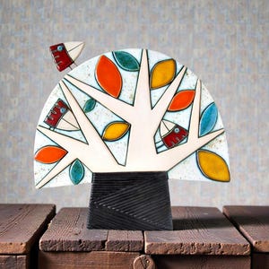 Handgemachter Keramikbaum, Wandkunst, bunte Keramikskulptur mit Vögeln
