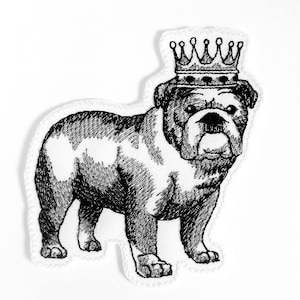 Broderad Bulldog-lapp: Kronad strykbar hundmärke i tyg
