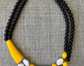 Vintage 1960s–70s Lucite Statement Necklace – Black Yellow White Beaded Mod Jewelry