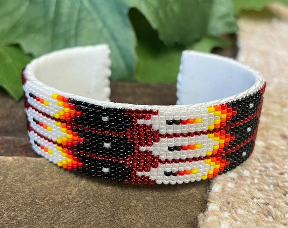 Lightning Bolt Navajoo Gaspeite Native American Jewelry Silver Bracelet Lightning Bolt Navajoo Gaspeite Native American Jewelry Silver Bracelet
