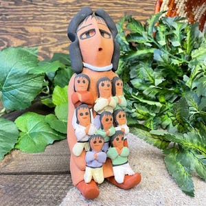 7.75&quot; Navajo Indian Pottery Story Teller
