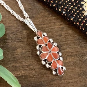 20&quot; Native Silver Pendant Necklace -Flowers