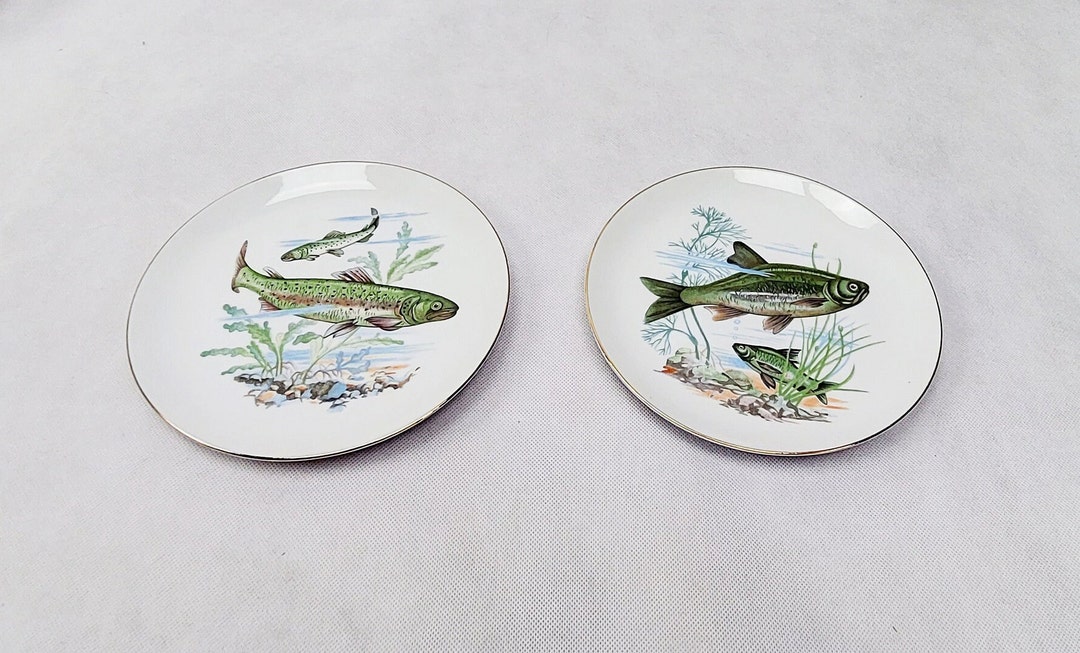 Set of 2 Vintage Collectible Japanese Fish Plates, Mizuko Pottery
