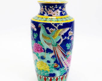 ヴィンテージの中国製、手描きの孔雀模様の磁器製花瓶。高さ18cm