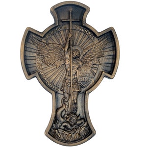 Drewniana rzeźba Ikony Strażnika Krzyża Archanioła Michała. Chrześcijański pomysł na prezent dla mężczyzn. zdjęcie 1