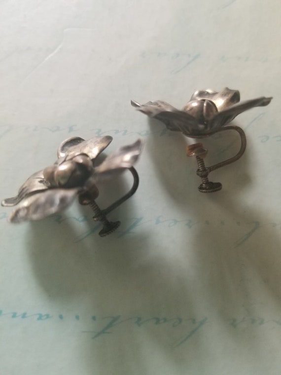 Antique Sterling Screw On Flower Earrings - image 2