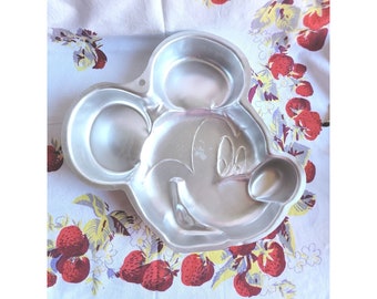 WILTON Disney Mickey Mouse Cake Pan  2105-7070 Aluminum Baking