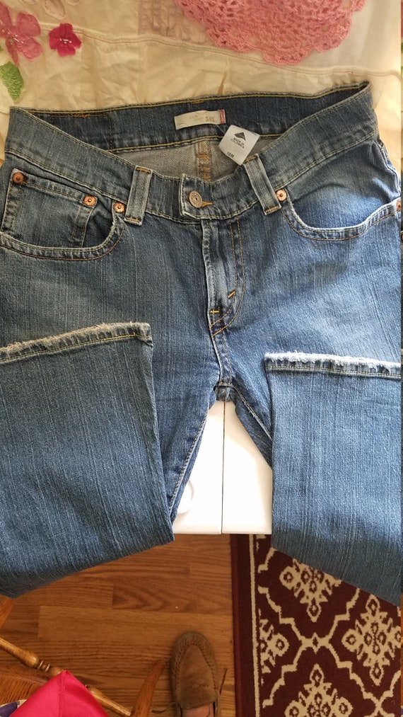 levi low flare 542 jeans