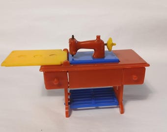 Vintage Hard Plastic Renwal Sewing Machine