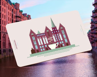 Frühstücksbrettchen „Moin Hamburg“ Motiv: Koffeinspeicher – Hamburg Speicherstadt