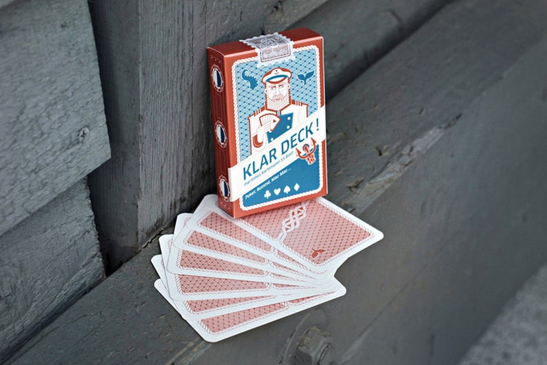 Maritimes Kartenspiel Klar Deck, großes Blatt, kupferfarbene Rückseiten. Maritime Design Spielkarten als Mitbringsel oder Gastgeschenk. image 1