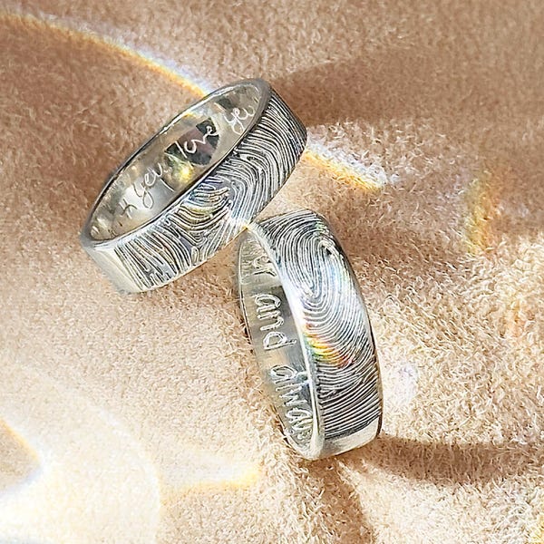 男性用指紋リング • 指紋または手書きで刻印できるカスタムメモリアルジュエリー。彼へのパーソナライズされた刻印バンドギフト [6 mm]