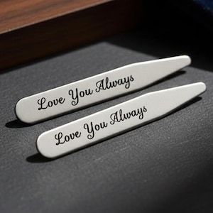 Weihnachtsgeschenk für Ihn • Individuell gravierte Edelstahlhalsbandstäbchen, personalisiertes verstecktes Nachrichtengeschenk für Ehemann, Vater, Bräutigam oder Freund