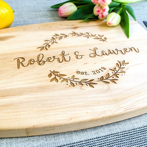 Tagliere personalizzato • Tagliere in legno massello con monogramma o scritta • Regalo di inaugurazione della casa personalizzato • Regalo di nozze inciso per coppie