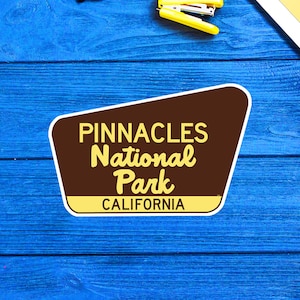 Sticker de voyage Pinnacles Forest National Park Californie 3,75" vinyle