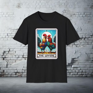 Camiseta de amantes de los pollos, camiseta de gallina y gallo, camiseta con gráfico de cartas del tarot, camiseta unisex de estilo suave, regalo para amantes de los pollos, camiseta de animales para hombres y mujeres