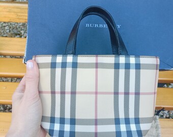【素敵なデザイン❗️】BURBERRY ノバチェック柄 黒 ホルターネック Y2K Y2Kバーバリーブルーレーベル平成ギャルホルターネック ノバ