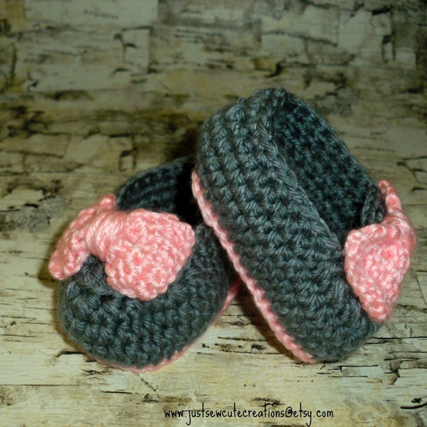 Baby Girls Gray Crochet Baby Booties with Pink Bows Size 9 to 12 Months Free Shipping