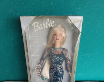Mattel 1999 Hollywood Nails Barbie Doll
