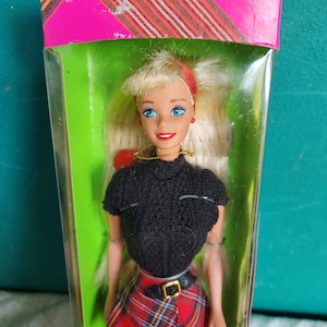 Mattel Barbie Style Vintage Barbie Doll
